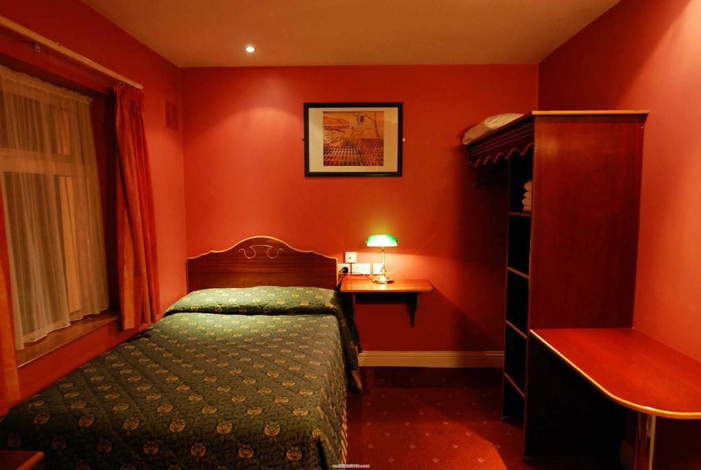 Palmerstown Lodge Дублин Экстерьер фото